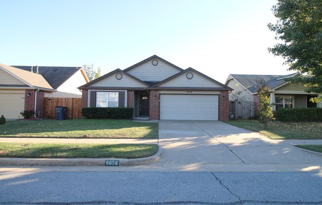 3 Bed 2 Bath Rental in Bixby!