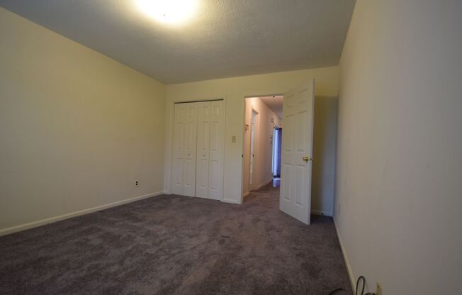 3 beds, 2 baths, $1,400