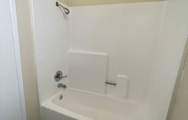 2 beds, 2 baths, 1,140 sqft, $2,562, Unit 109