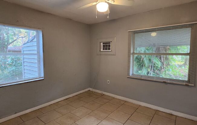 2/1 St Pete Single Family Home !