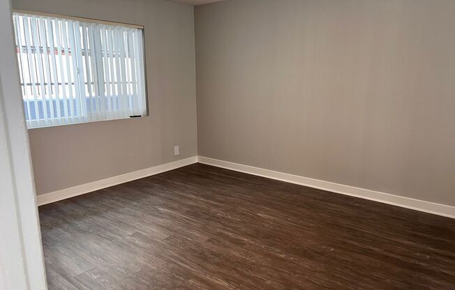 2 beds, 1 bath, 950 sqft, $3,215, Unit 1742-6