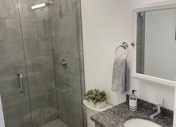 Studio, 1 bath, $1,475, Unit 1L