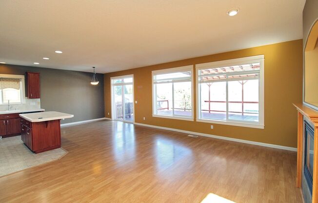 Lovely Modern 4 Bed, 2.5 Bath Beaverton Home Close to Nike/Intel
