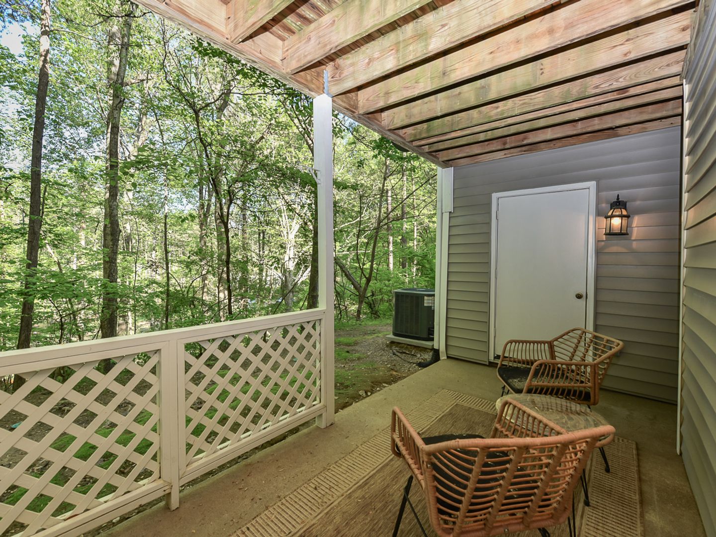 Beautifully Updated 1 Bedroom Condo!