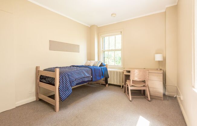 Studio, 1 bath, 400 sqft, $918, Unit 236