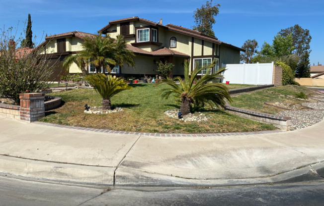 2247 N DRIFTWOOD AVE