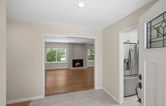 Spacious Menlo Park Retreat with 6 Bedrooms on Rare Oversized Lot!
