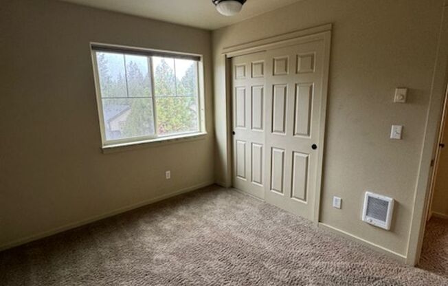 2 beds, 1 bath, $1,595, Unit #6