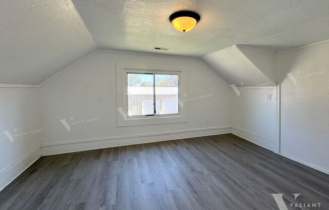 3 beds, 1 bath, $1,050