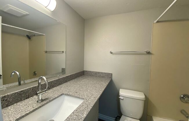 2 beds, 1 bath, 687 sqft, $2,195, Unit C204