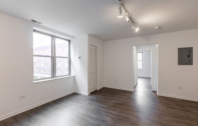 1 bed, 1 bath, $1,745, Unit 405