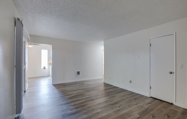 3 beds, 1 bath, 872 sqft, $1,850, Unit 2-25