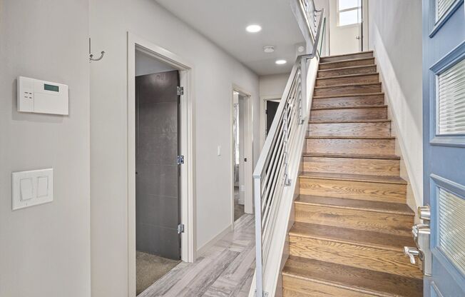 LUXURY MAGNOLIA 3 BED TOWNHOME FOR RENT W HIGH END FINISHES & VIEWS