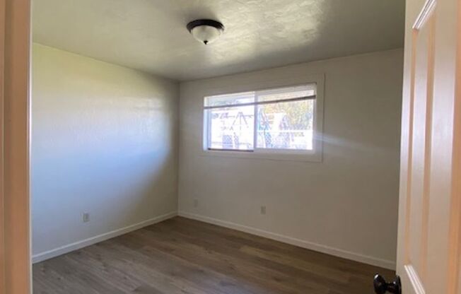 2 beds, 1 bath, 800 sqft, $1,195, Unit 65