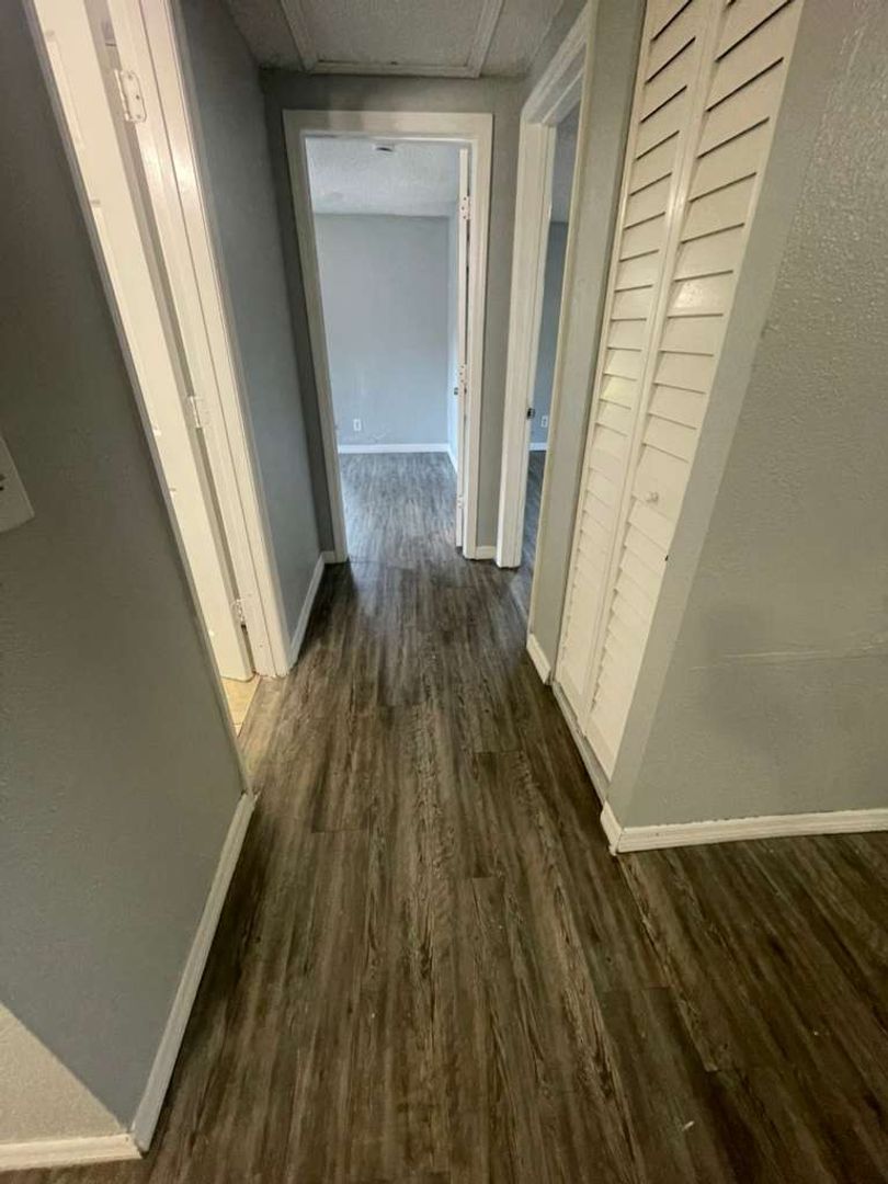 2/1 St Pete Move In Ready