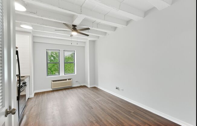 1 bed, 1 bath, 403 sqft, $1,895, Unit 302