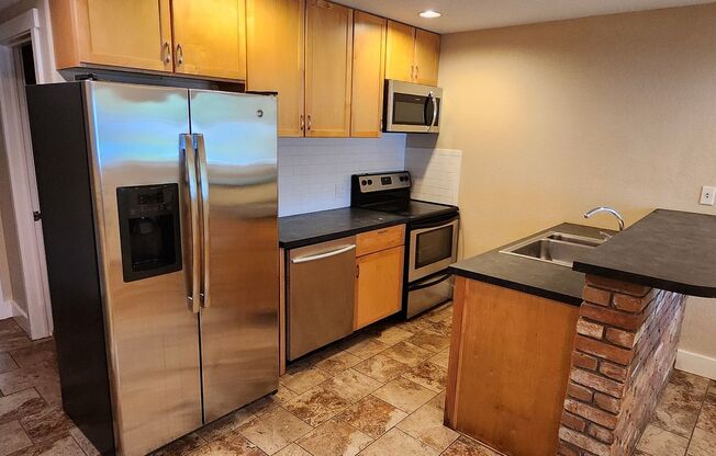 Updated 2-Bedroom Apartment in a Charming Community