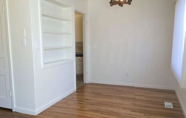 2 beds, 1 bath, 1,000 sqft, $1,600