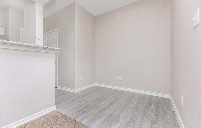 1 bed, 1 bath, 785 sqft, $1,255