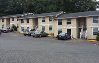 2 Bedroom 1 Bath Apartment in Port Orchard!
