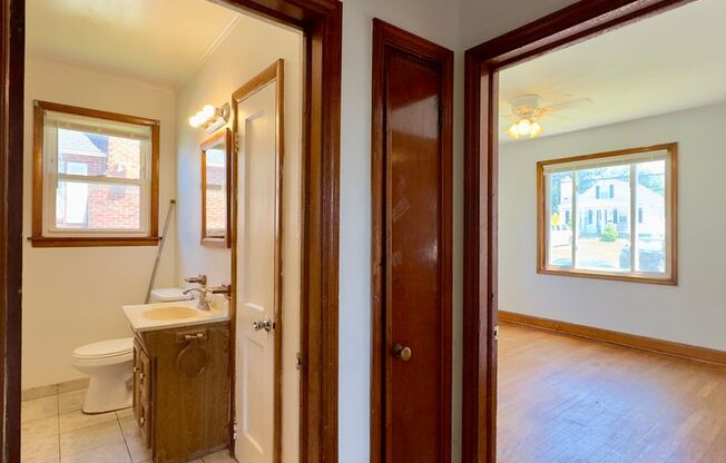 Charming 3 Bedroom/2 Bathroom Home in Parkville, MD!