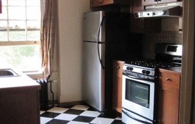 Studio, 1 bath, 500 sqft, $1,225, Unit A33