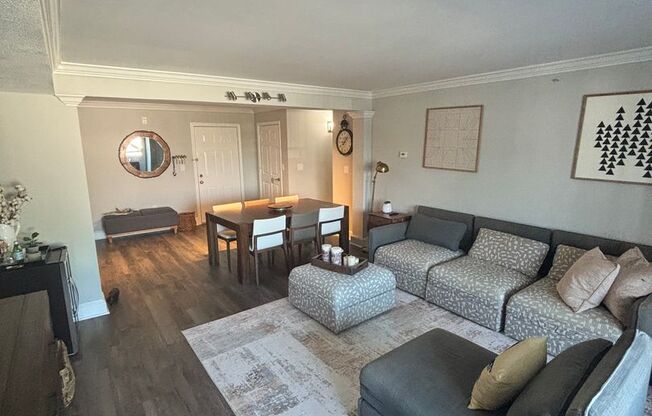 1 bed, 1 bath, 900 sqft, $2,650, Unit 114