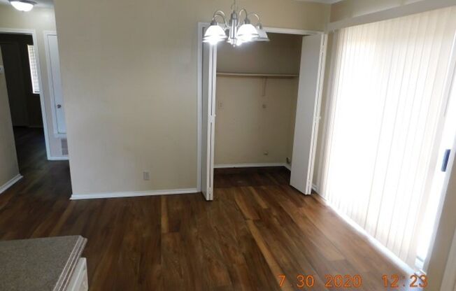 2 beds, 1 bath, $895