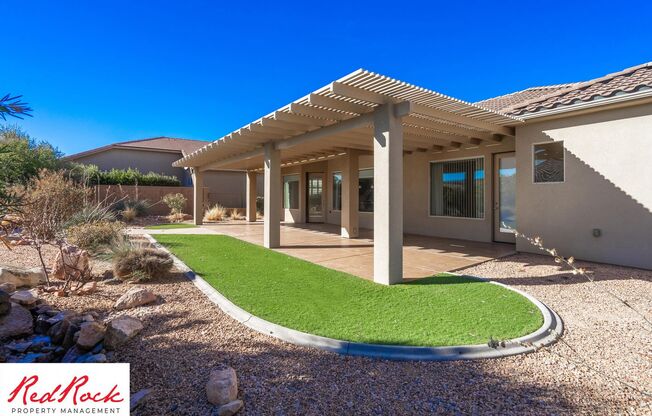 Stunning Home in Gated Community of Sun River- 55 & Over