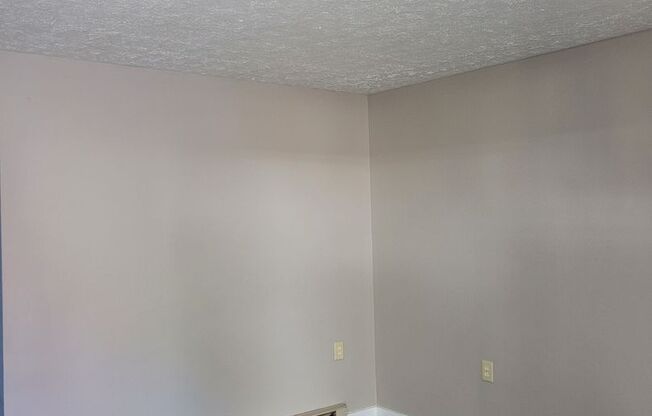1 bed, 1 bath, 530 sqft, $825, Unit 350 B02