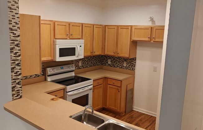 2 beds, 2 baths, $1,500