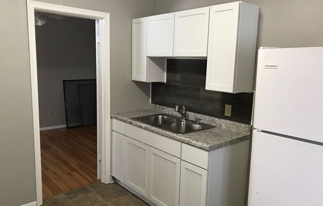 1 bed, 1 bath, 710 sqft, $899, Unit Unit 5