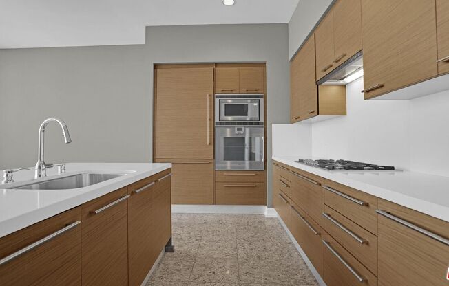 1 bed, 2 baths, 1,390 sqft, $6,195, Unit 39C