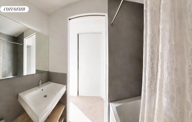 152 W 132 ST