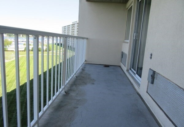 2 beds, 2 baths, 1,071 sqft, $2,400, Unit 502