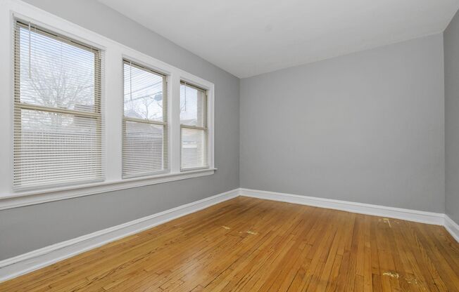 2 beds, 1 bath, $1,800, Unit 8709-1E