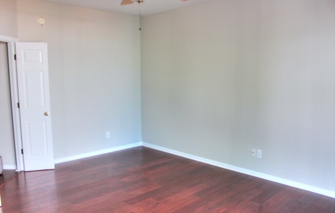 Great End Unit Townhome- Located in Mid-town Raleigh- Available July 15th!