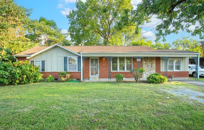 Charming ranch home in Crieve Hall