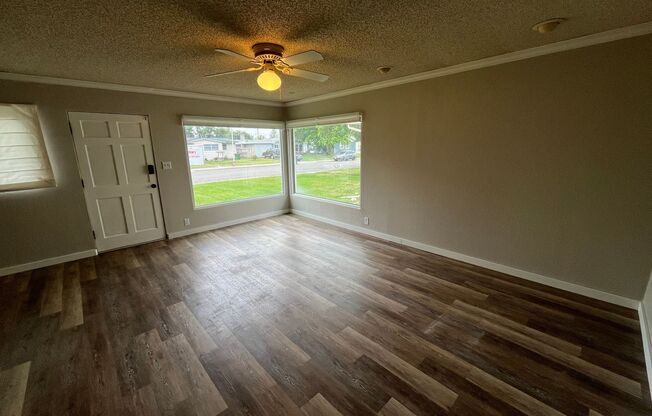 3 bedroom home centrally located!