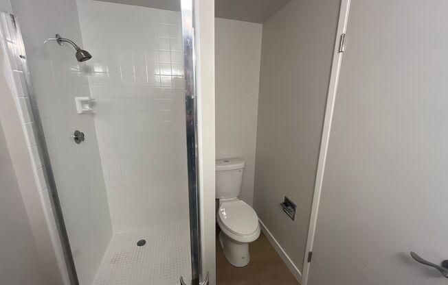 2 beds, 2 baths, 1,060 sqft, $2,695, Unit 3520 - 206