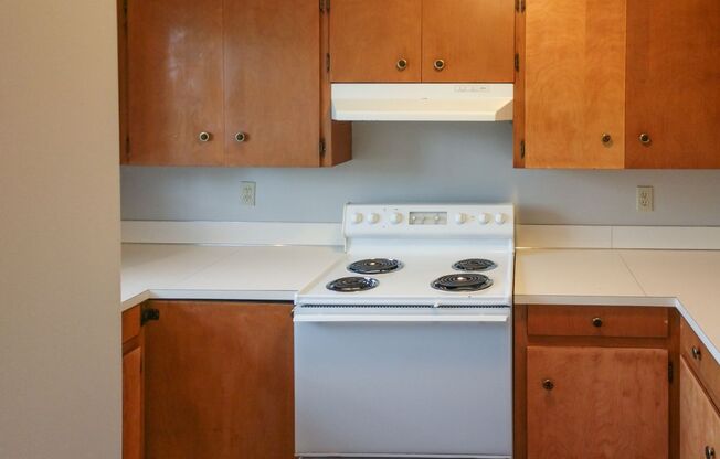 2 beds, 1 bath, $1,245, Unit 08