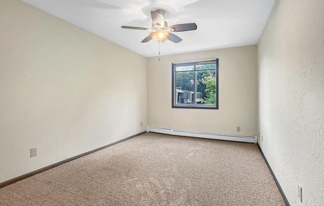 2 beds, 1 bath, 963 sqft, $1,415