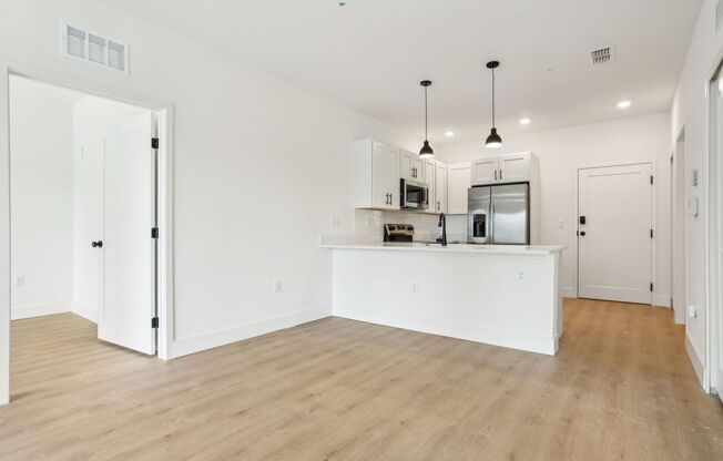 2 beds, 2 baths, 784 sqft, $1,895, Unit 308
