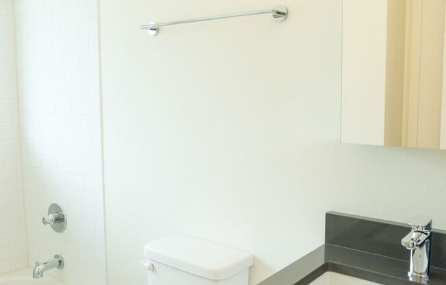 1 bed, 1 bath, 612 sqft, $1,725, Unit 66-16