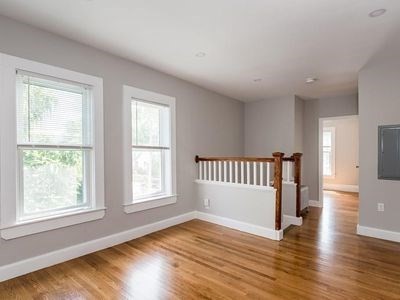 89 LAWRENCE ST