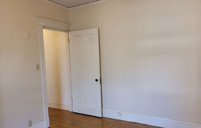 1 bed, 1 bath, $1,125, Unit 11