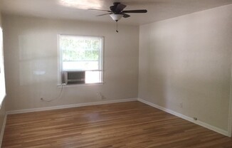 2 beds, 1 bath, 700 sqft, $1,875, Unit House