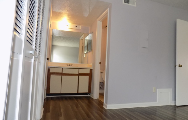 2 beds, 2 baths, $1,200