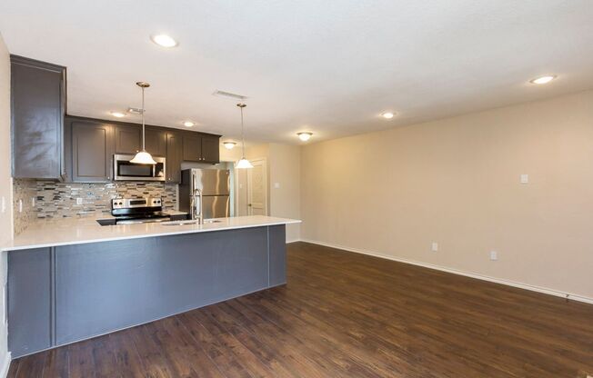 1 bed, 1 bath, 589 sqft, $999, Unit 121 A2 Patio First Floor