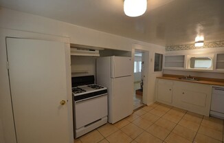 3 beds, 2 baths, $1,690, Unit 1146A